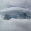  Szczyt Cho-Oyu wśród chmur