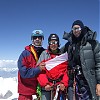  Irek, Ola i Marcin na szczycie Piku Somoni (7495 m n.p.m.). Fot. Irek Waluga