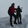  Mirek Mąka i Daniel Milla na szczycie Alpamayo. Fot. anonimowy alpinista amerykański