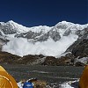  Lawina widziana z bazy. Fot. Annapurna Dream (Kinga Baranowska, Horia Calubasanu, Peter Hamor, Piotr Pustelnik)