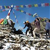  Edurne Pasaban tuż przed wyjściem na szczyt. Fot. Annapurna Dream (Kinga Baranowska, Horia Calubasanu, Peter Hamor, Piotr Pustelnik)