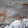  Prehistoryczne malowidła w pobliskiej grocie.