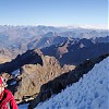  Marek Szpot w górnych partiach podejścia na szczyt Diablo Mudo (5350 m). Fot. Elżbieta Jodłowska