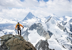 The Classic Alpinist - Ueli Steck i projekt 82summits
