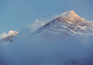 Speed climbing na Evereście i 77-latek na Annapurnie, czyli wiosna w Himalajach