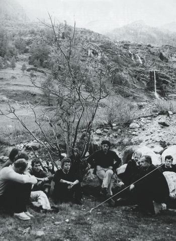 W Zermatt (Alpy Szwajcarskie), 1974 rok. Drugi od prawej – Jerzy Hajdukiewicz, czwarty – Michał Jagiełło, piąty – Włodzimierz Gąsienica Gładczan. fot. Franciszek Spytek